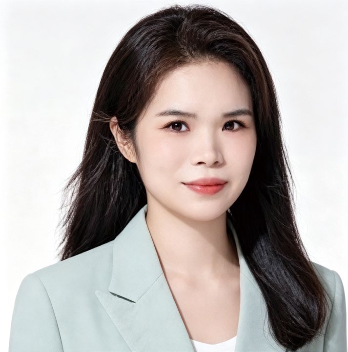 Portrait of Cindy Peng