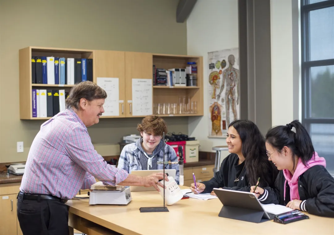 Students learning in a U.S. high school science classroom