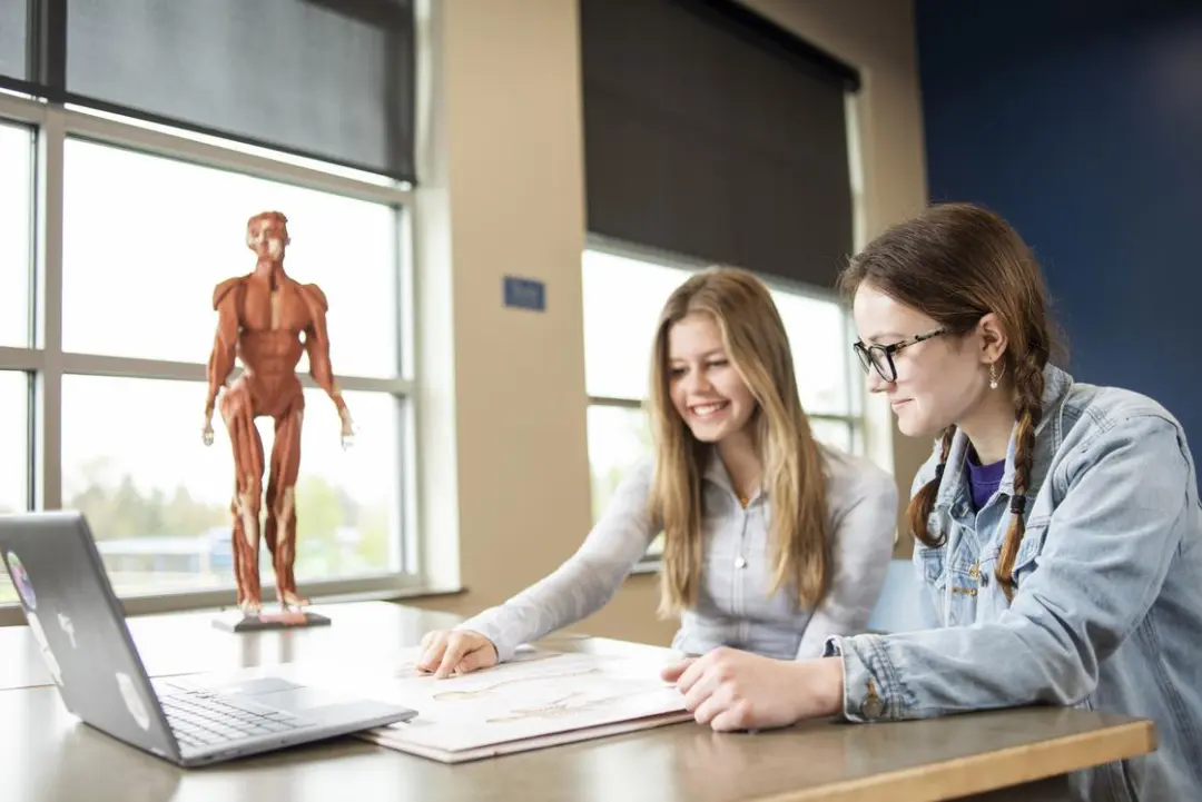 Illustrated four-year high school course-planning example