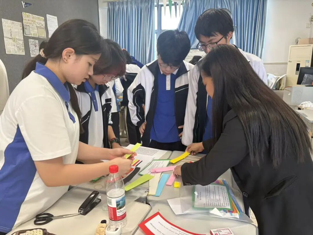Students visiting mathematics challenge booths at Shenzhen Campus